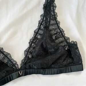 Victoria’s Secret Black Lace Bralette • Sz M